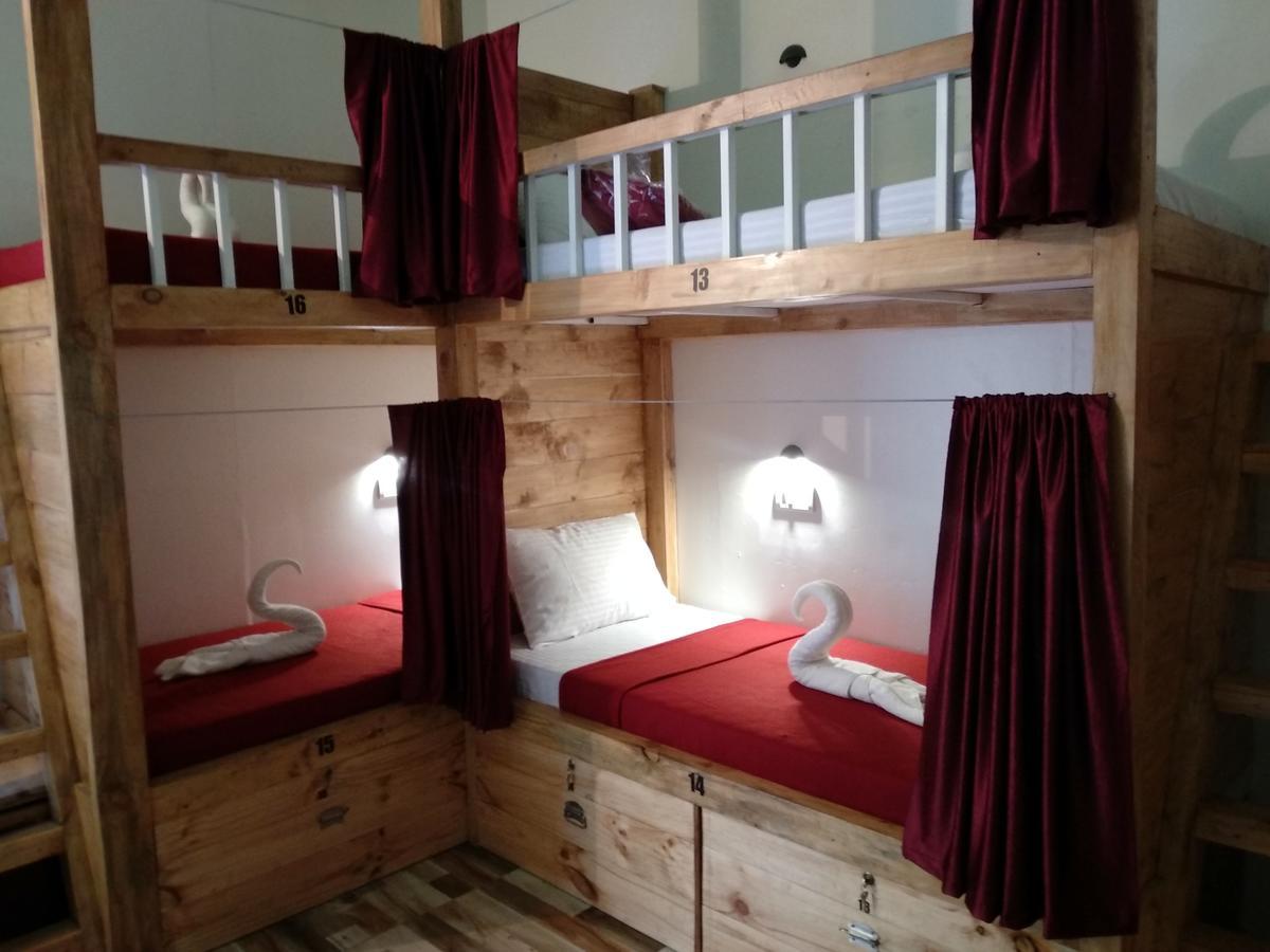 Hostel Curlies Zulu Land Andžuna Exteriér fotografie