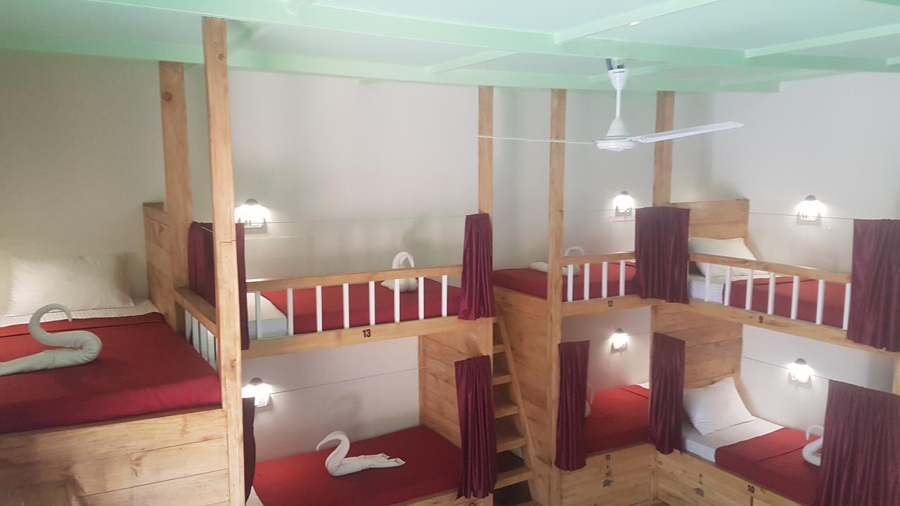 Hostel Curlies Zulu Land Andžuna Exteriér fotografie