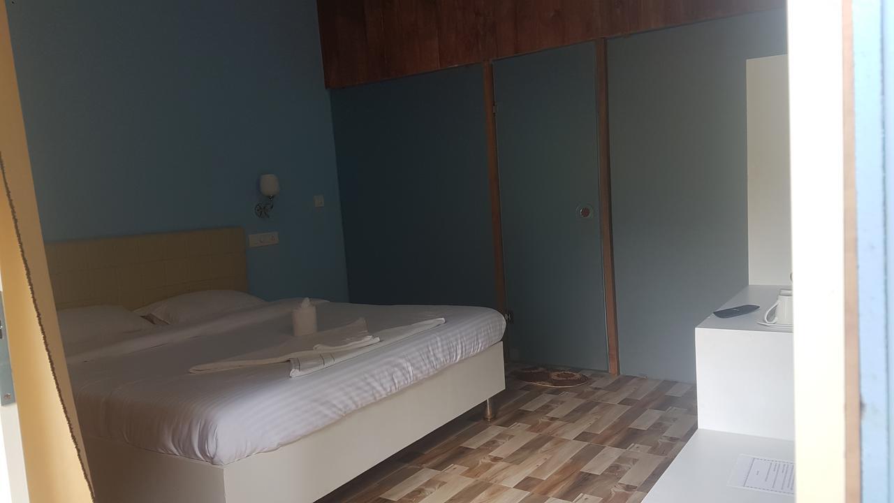 Hostel Curlies Zulu Land Andžuna Exteriér fotografie